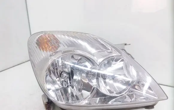 Toyota Corolla Verso E121 Headlight/headlamp 03810460