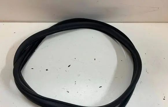 Mazda 2 Rubber seal rear door 