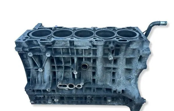 Volvo V70 Engine block 30677367