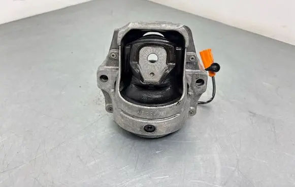 Audi Q5 SQ5 Engine mount bracket 8R0199381