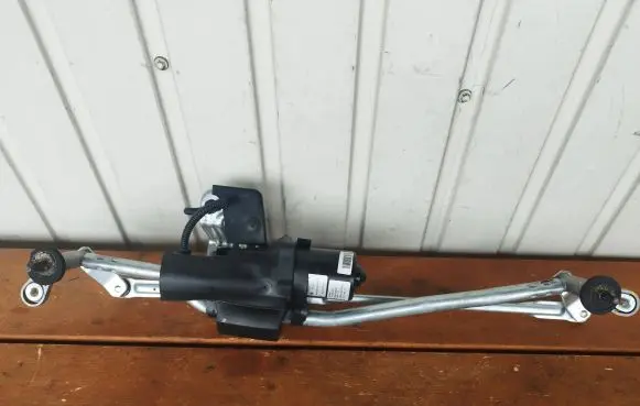 Opel Movano C Front wiper linkage and motor 443122355017