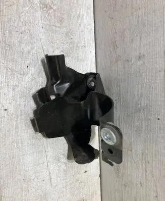 Ford Focus Fuel filter bracket/mount holder JX619N101AD