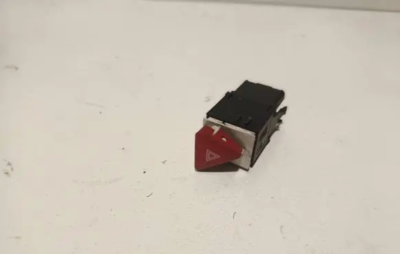 Volkswagen PASSAT B6 Hazard light switch 3C0953509 13205029