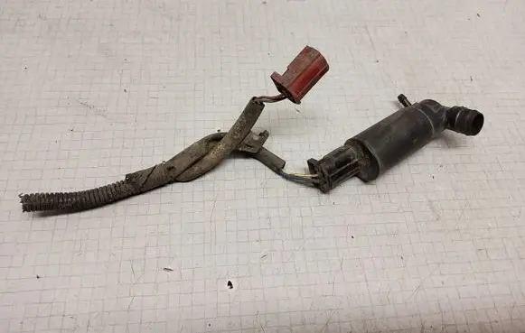 Toyota Corolla Verso E121 Windscreen/windshield washer pump