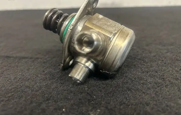 Mercedes-Benz GL X166 Fuel injection high pressure pump A2780701101
