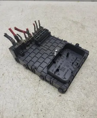 Volkswagen PASSAT B6 Fuse box set 3C0937125