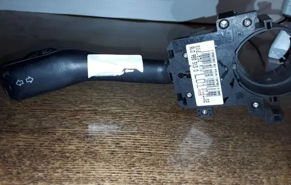 Volkswagen Golf IV Indicator stalk 8L0953513G 202852ATW