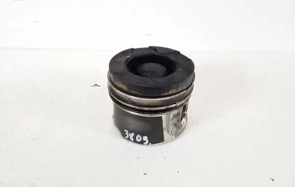 Toyota Avensis T270 Piston with connecting rod 13101-0R070