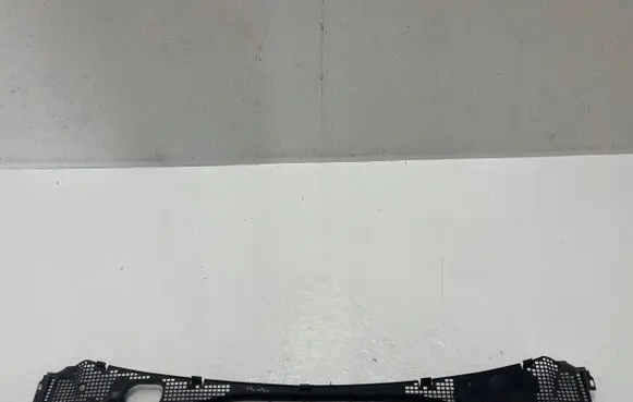 Dacia Duster Wiper trim
