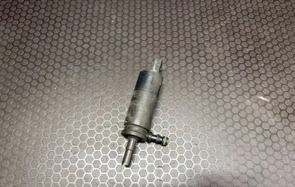 Volkswagen Golf VI Headlight washer pump 3B7955681