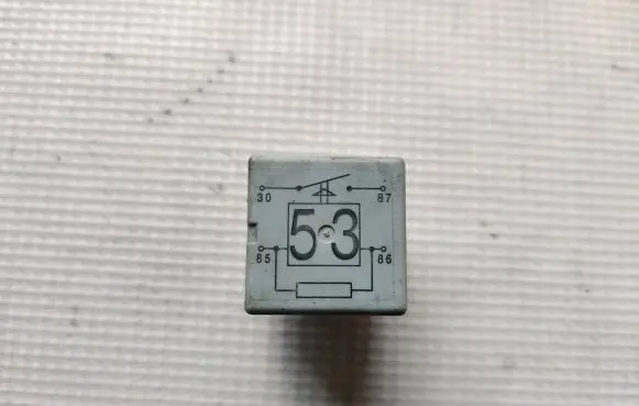 Volkswagen Transporter - Caravelle T4 Other relay 141951253b