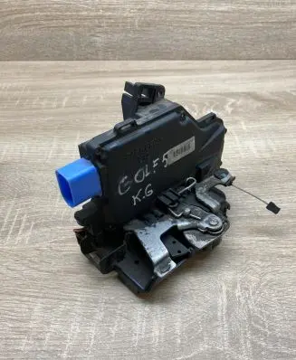 Volkswagen Golf V Rear door lock 7L0839015