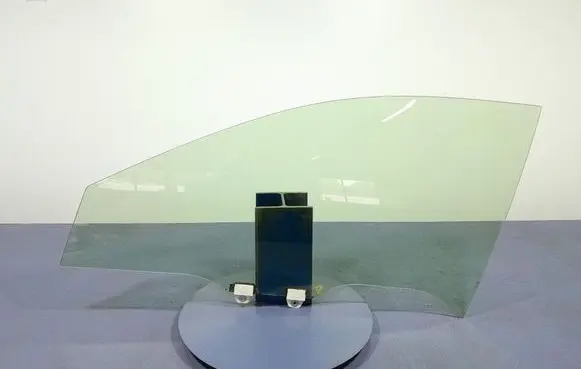 Honda Accord Front door window glass four-door
