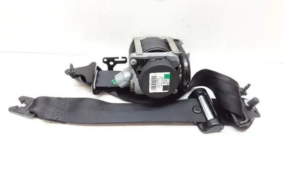 Volvo S60 Front seatbelt