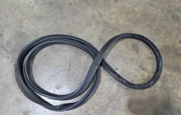 Volvo XC60 Trunk rubber seal (body) 