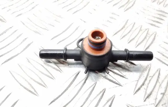 Nissan Qashqai Fuel line pipe