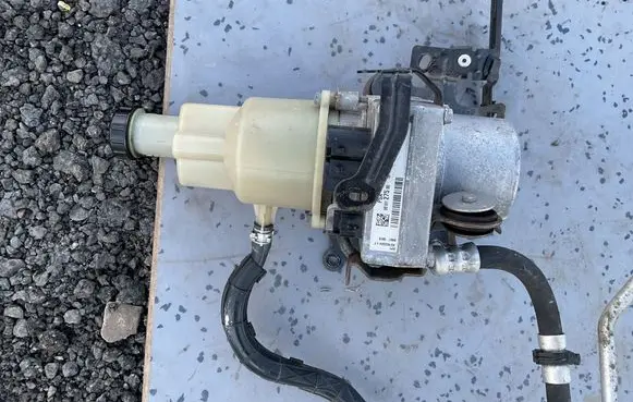 Citroen Jumpy Power steering pump 9818127580