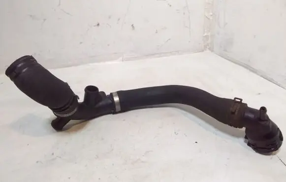 Volkswagen PASSAT CC Engine coolant pipe/hose