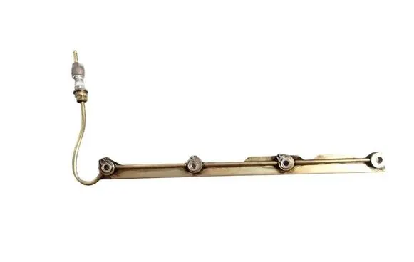 Nissan Navara D22 Fuel injector supply line/pipe YD25