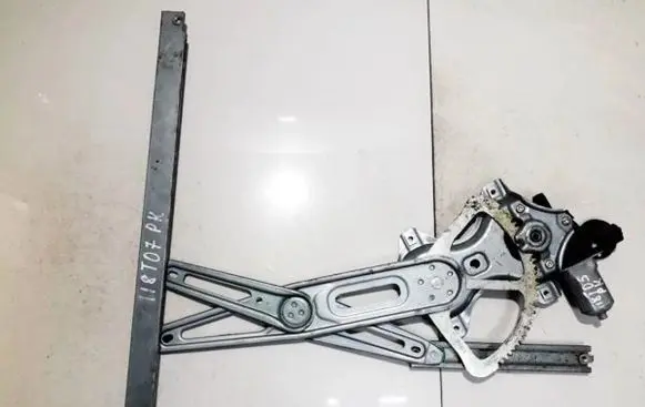 Toyota Yaris Sliding door window regulator with motor