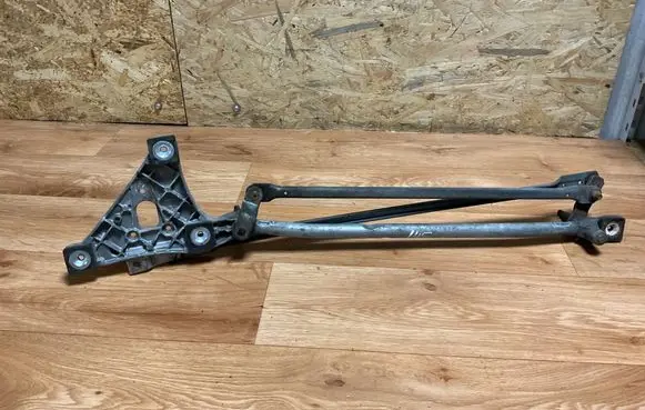 Volvo V50 Front wiper linkage 30699342