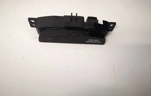Nissan X-Trail T32 Passenger airbag on/off switch 