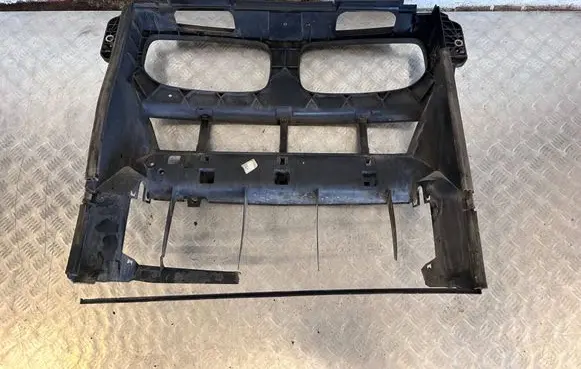 BMW X5M E70 Radiator cooling fan shroud 