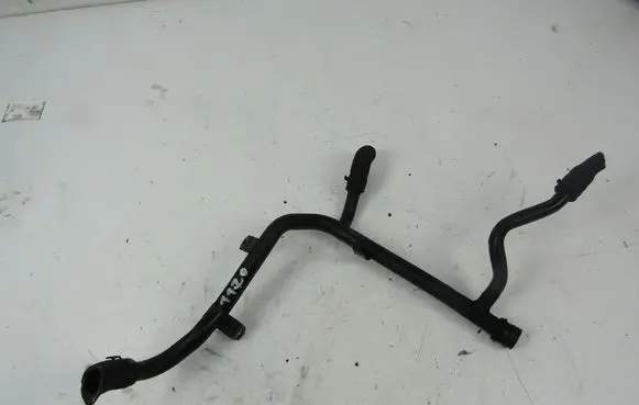 Volkswagen PASSAT B5.5 Engine coolant pipe/hose 
