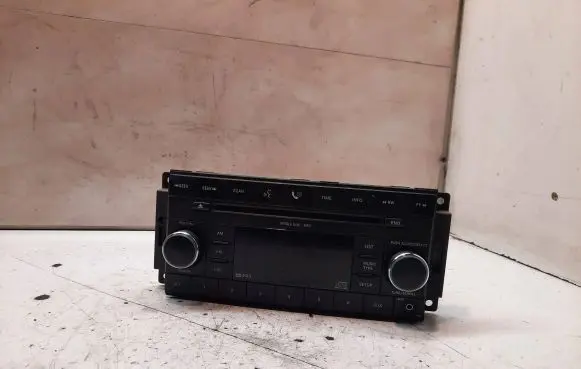 Chrysler Sebring (JS) Radio/CD/DVD/GPS head unit P05064058AI