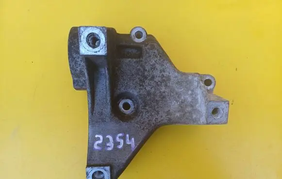 Skoda Roomster (5J) Engine mounting bracket 6Q0260885