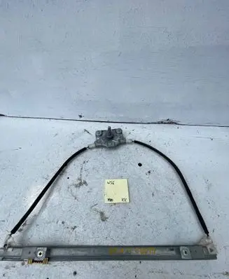 Renault Clio II Front door manual window regulator 113023