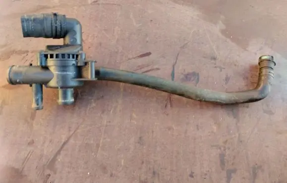 Jaguar XF X250 Thermostat/thermostat housing 9X238A586AD