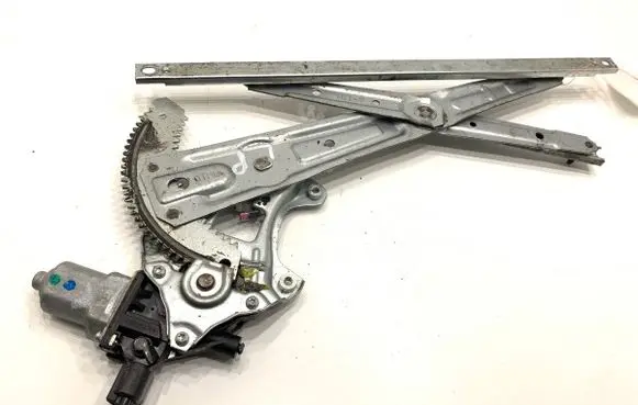 Honda CR-V Front door window regulator with motor 