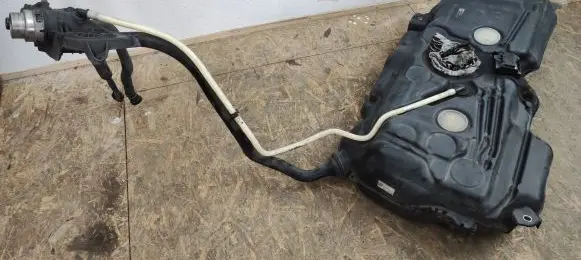 Volkswagen Touran III Fuel tank 5Q0201085J