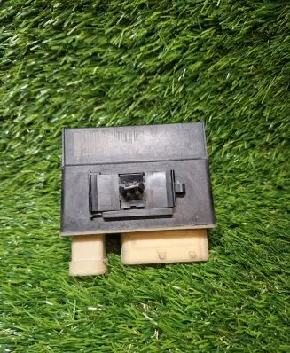 Citroen Berlingo Glow plug pre-heat relay 9652021180 018010951