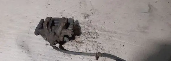 Honda CR-V Rear brake caliper