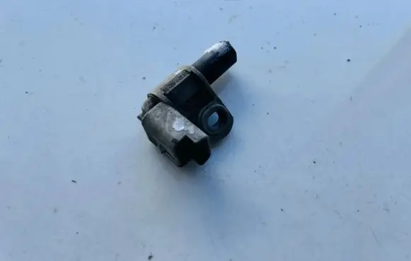 Volvo V50 Camshaft position sensor 9645844080