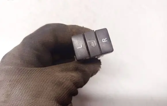 Toyota RAV 4 (XA30) Seat heating switch 15B088