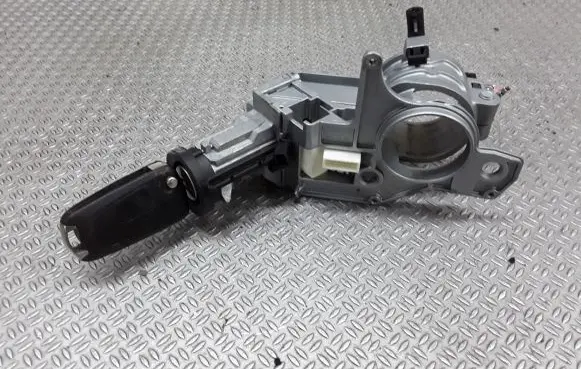 Opel Astra H Ignition lock N0501882