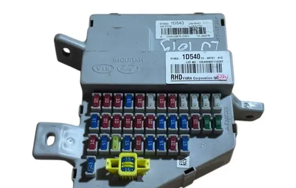 KIA Carens III Fuse box set 919501D540 AK6114
