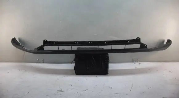 Front bumper lip