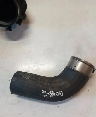 Volvo XC90 Intercooler hose/pipe 31657743