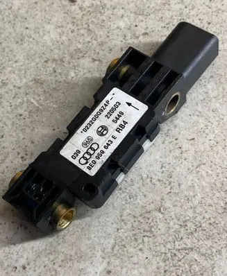Audi A6 S6 C5 4B Airbag deployment crash/impact sensor 4B0959643E