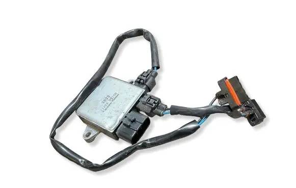 Nissan Leaf II (ZE1) Fan control module 21493B210B 3H30