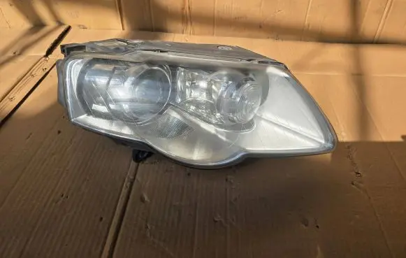 Volkswagen PASSAT B6 Headlight/headlamp 3C0941752K