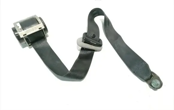 Mazda 3 I Front seatbelt 6032791
