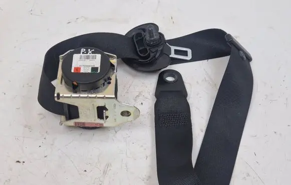 Mini Cooper Countryman R60 Front seatbelt 617059800B 121010