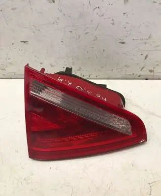 Audi A5 8T 8F Tailgate rear/tail lights 8T0945093 AU484