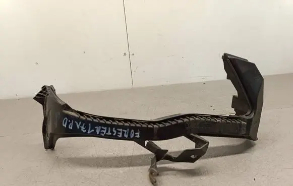 Front bumper mounting bracket