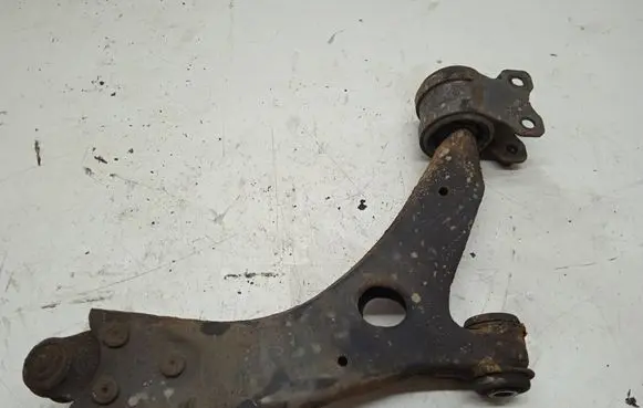 Volvo V50 Front lower control arm/wishbone